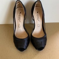 Високи черни токчета, снимка 2 - Дамски обувки на ток - 30753178