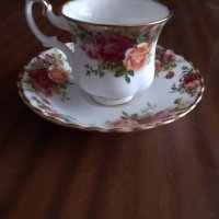 Royal Albert old country roses, кралска колекционерска чаша за кафе, снимка 5 - Други ценни предмети - 42210345