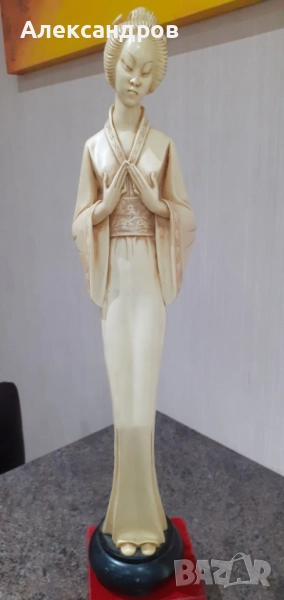 Продавам ретро ориенталска фигура 48см., снимка 1