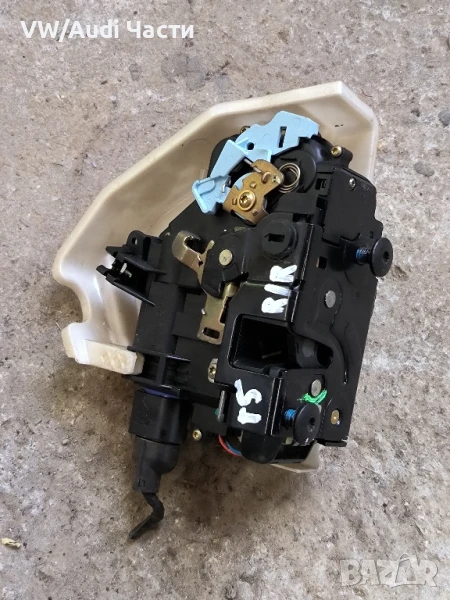 Задна дясна брава механизъм ключалка за Голф 5 Пасат Джета VW Golf 5 Passat Touran Jetta 7L0839016, снимка 1