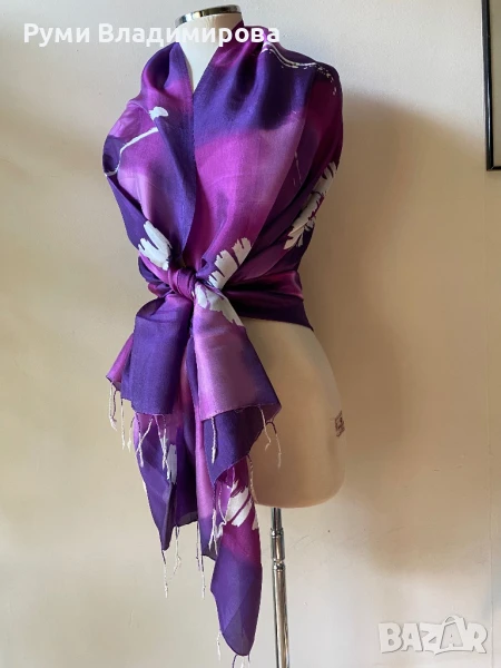 Лилав шал на бели цветя, снимка 1