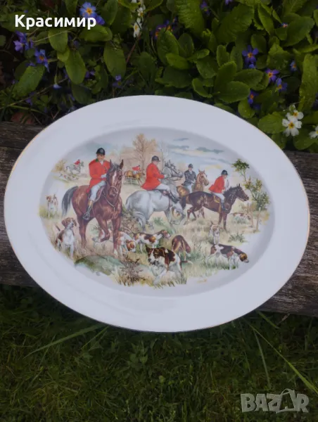 Овално плато с ловна сцена Леки следи от износване на канта, едва забележими. 34,5/27 см. , снимка 1