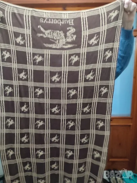 огромен оригинален шал винтидж на английската марка burberrys, снимка 1
