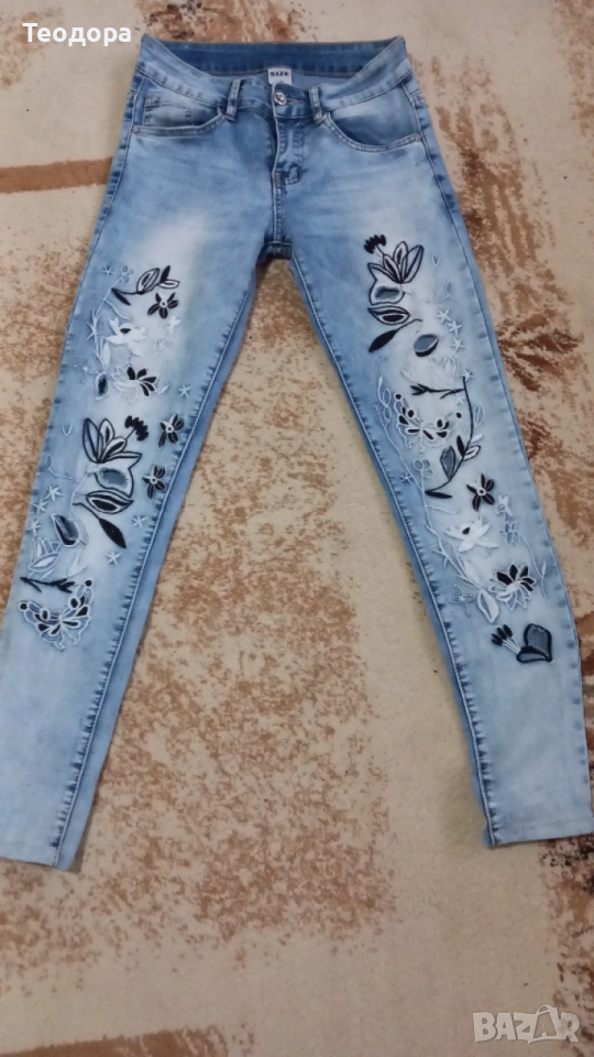 Дънки с рязана бродерия, снимка 1