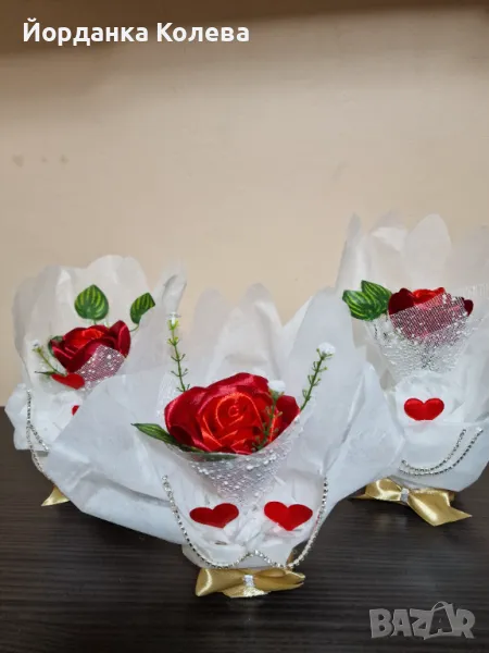 Вечна роза от сатен- подарък за св. Валентин, 8 март и всеки един празник, снимка 1