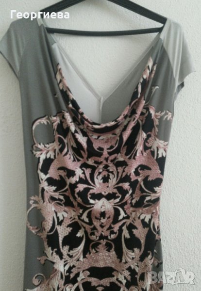 Красива сива рокля с ефектен принт и гръцко деколте, снимка 1