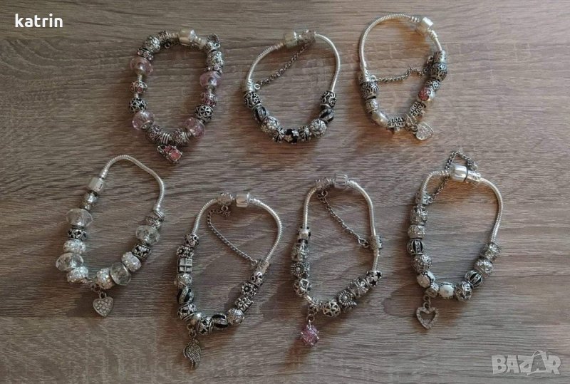 Гривни с талисмани, снимка 1