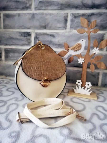 Малка твърда дамска чанта Addison с метална дръжка – тип халка и дълга дръжка. Бял цвят, снимка 1