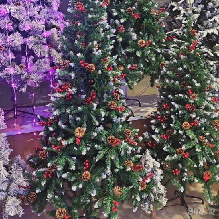 Изкуствена елха Luxury Diamond с червен глог и шишарки, снимка 1