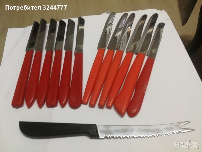 Ножове със зъбци и пластмасови дръжки, снимка 1