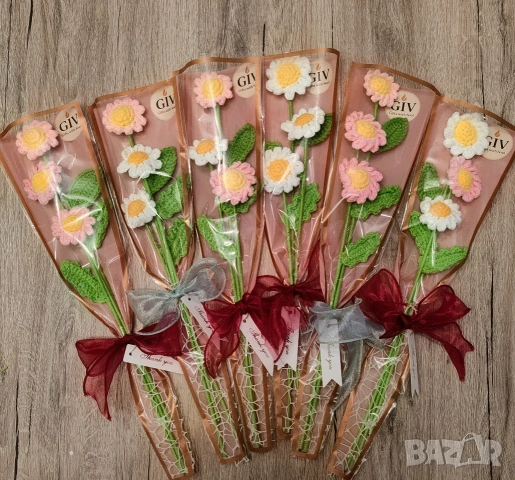 ръчно плетени букети с цветя за подарък 