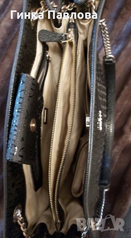 Дамска чанта Guess, снимка 2 - Чанти - 31106406