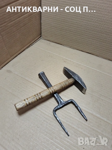 Комплект Соц Стари Ръчно Ковани Чук С Наковалня За Клепане На Коси. НОМЕР 1734., снимка 2 - Антикварни и старинни предмети - 53952133