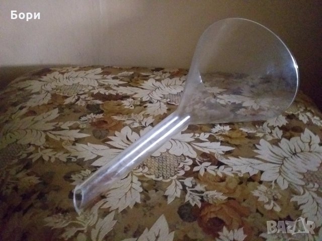 Голяма стъклена фуния, снимка 7 - Буркани, бутилки и капачки - 29745008