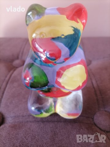 Стъклени фигури от ръчно духано стъкло