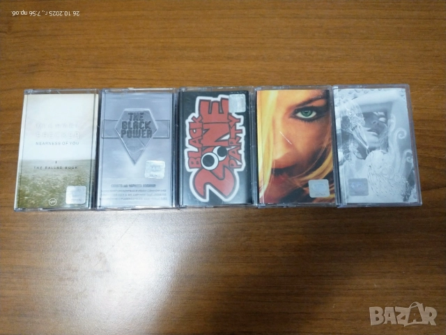 Пет студийни аудио касети в отлично състояние .