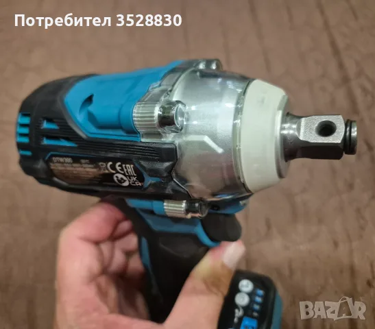 Акумулаторен гайковерт ударен Макита MAKITA DTW300Z (чисто нов), снимка 6 - Други инструменти - 55947031