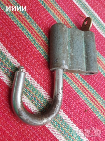 Масивен катинар Изгрев, снимка 2 - Антикварни и старинни предмети - 52590527