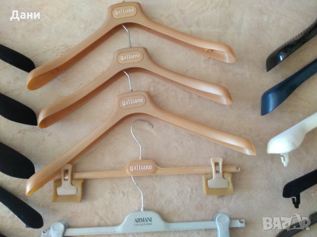 Закачалки Lanvin, Baldinini , John Galliano, Armani ,  Giambattista Valli, снимка 10 - Други - 31929816