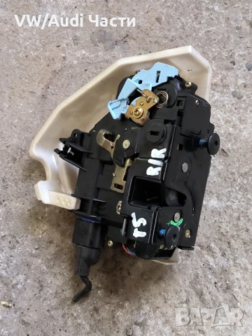 Задна дясна брава механизъм ключалка за Голф 5 Пасат Джета VW Golf 5 Passat Touran Jetta 7L0839016