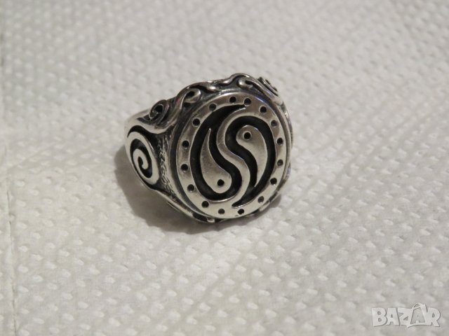 Стар  мъжки сребърен пръстен с красиви орнаменти и  символа Ин и Ян  сребро