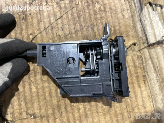 Дръжка Жабка 7L5857147B Porsche Cayenne S 4.5 2005г 9PA, снимка 2 - Части - 52395266