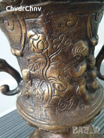 Италия 20ти век/27см-5кг/голяма стара италианска бронзова ваза с дръжки, снимка 4 - Антикварни и старинни предмети - 54193202