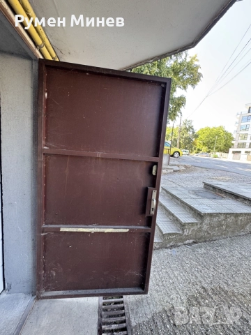Продавам гаражна врата , снимка 2 - Гаражни врати - 56008370