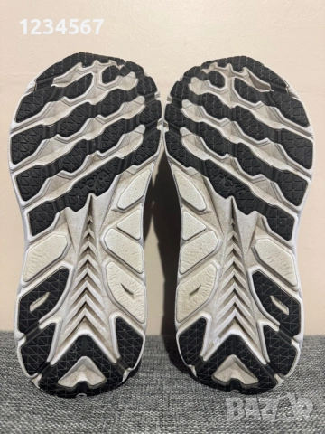 HOKA W Clifton 8 Wide Black / White., снимка 5 - Маратонки - 53289190