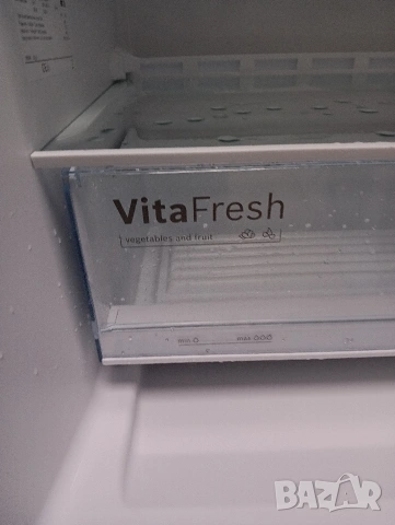 Като нов комбиниран хладилник с фризер  Бош Bosch А+++ 2 години гаранция!, снимка 3 - Хладилници - 53908383