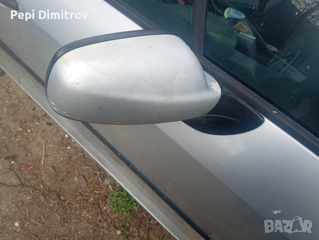 Дясно странично огледало Пежо 407  за Peugeot 407 2004 година, снимка 2 - Части - 54198434