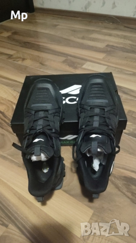 Маратонки-Lescon