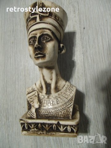 № 5085 стара фигура / статуетка - фараон  - размер 11 / 6 / 4 см   - синтетика / ?