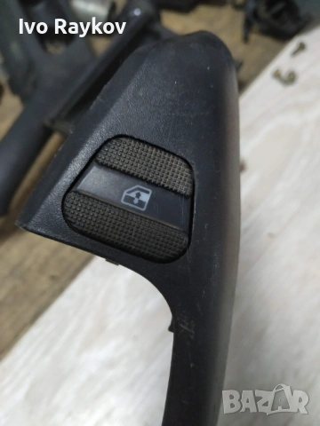 Лява , дръжка ,Бутон, копче стъкла за VW Golf MK3 , 1H4867197, снимка 2 - Части - 53048591