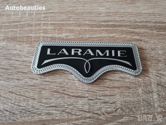 Dodge RAM Laramie черна емблема 