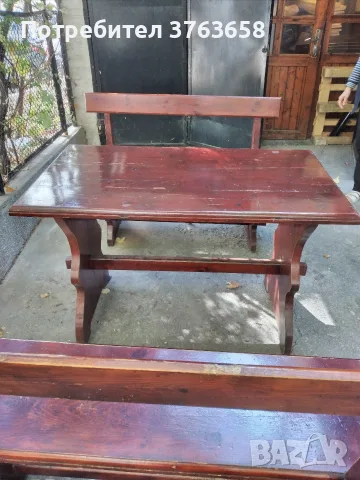 Продавам три броя баварски маси.