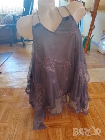 🌸💄Next💄🌸Сив ефирен асиметричен много интересен потник с дантела и тюл на цветя, снимка 5 - Потници - 50556222