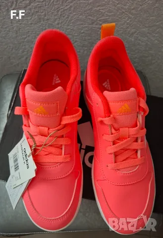 Adidas-Чисто нови!, снимка 2 - Маратонки - 56140594