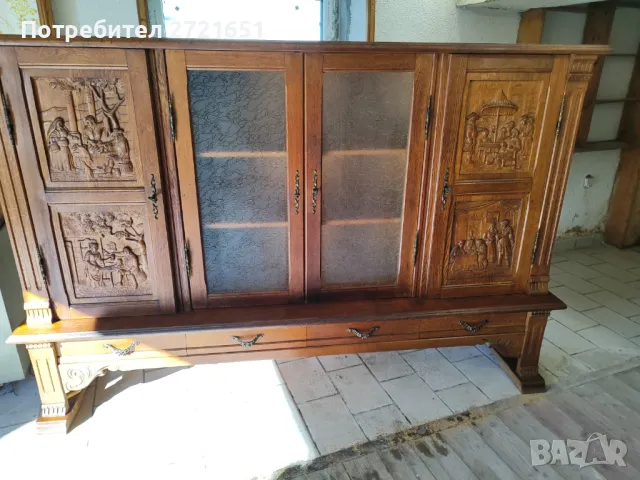 Шкаф за трапезария