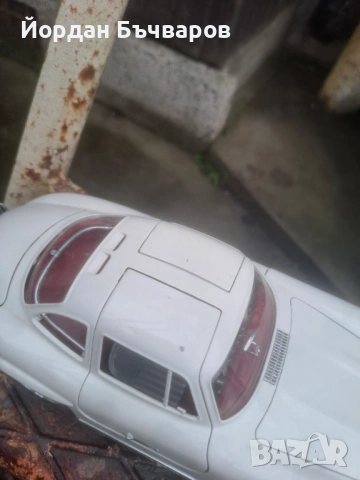 Метални  колекционерски Mercedes Banz 300SL Burago Italy 1:18 метален ретро модел, снимка 17 - Колекции - 53020517