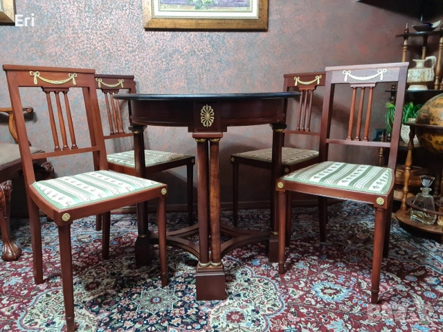 Антична Кухненска маса с 4 стола, снимка 3 - Маси - 53122203