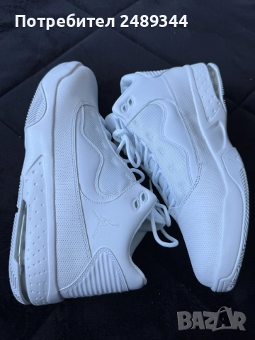Jordan Max Aura 2 White, снимка 2 - Маратонки - 56294616