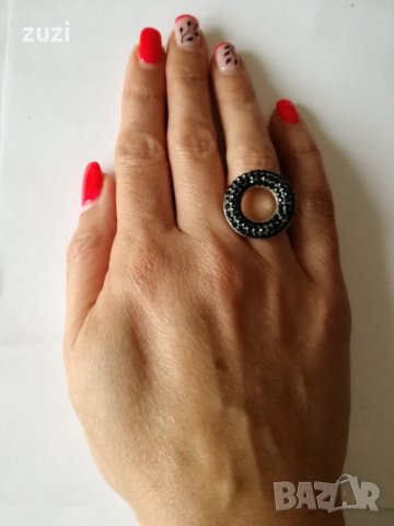 Елегантен сребърен пръстен с черни  цирконий .Сребро проба 925 