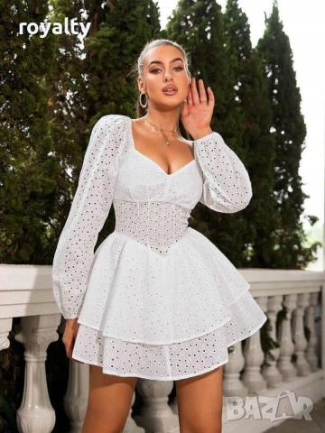 Бяла дантелена многослойна мини рокля с дълги ръкави, снимка 2 - Рокли - 52142235