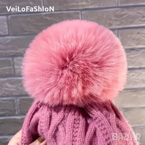 Нова зимна дамска шапка с помпон пух, три цвята, снимка 5 - Шапки - 47566538