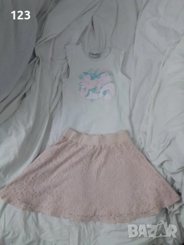 Спортно-елегантен комплект от дантелена пола и блузка  с надпис:„100% талант“