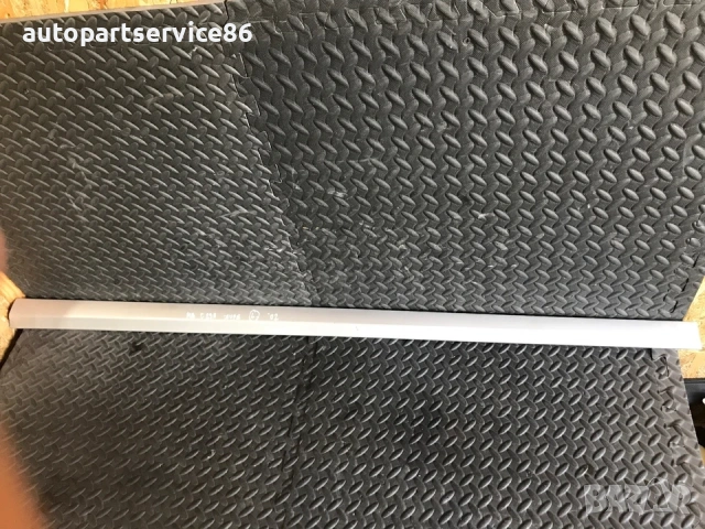 Фронтална лява декоративна лайстна Сребърен за врата за Mercedes C Class, W203 Coupe (2002) A2036902, снимка 2 - Части - 54112129