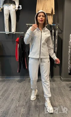 Нони дамски екипи nike tech fleece , снимка 2 - Спортни екипи - 13302404