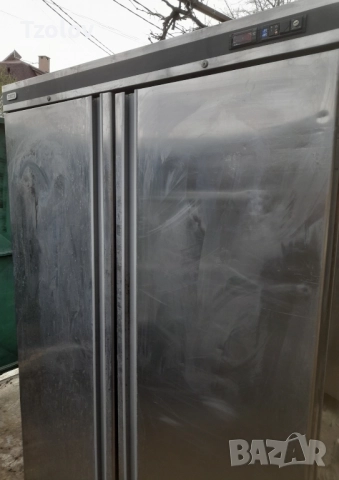 Хладилен шкаф , снимка 2 - Хладилни витрини и фризери - 52504255