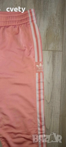 Ново детско долнище Adidas за ръст 164 , снимка 3 - Детски анцузи и суичери - 51799314